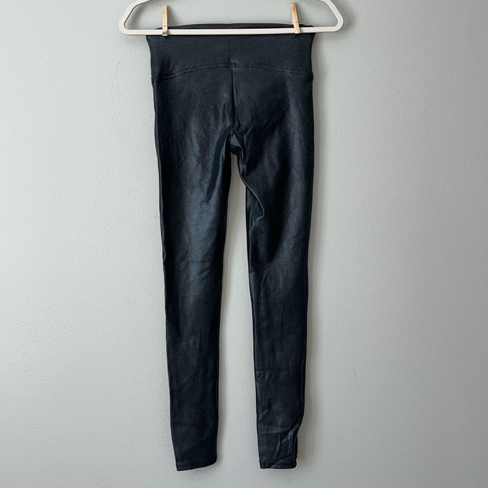 Spanx Faux Leather Pebbled High Waist Leggings / SZ M - Picture 8 of 8